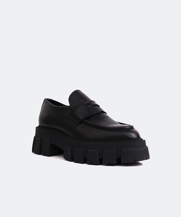 l'intervalle loafer